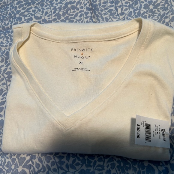 Preswick & Moore Woman’s V-Neck Shirt NWT XL - Picture 2 of 7